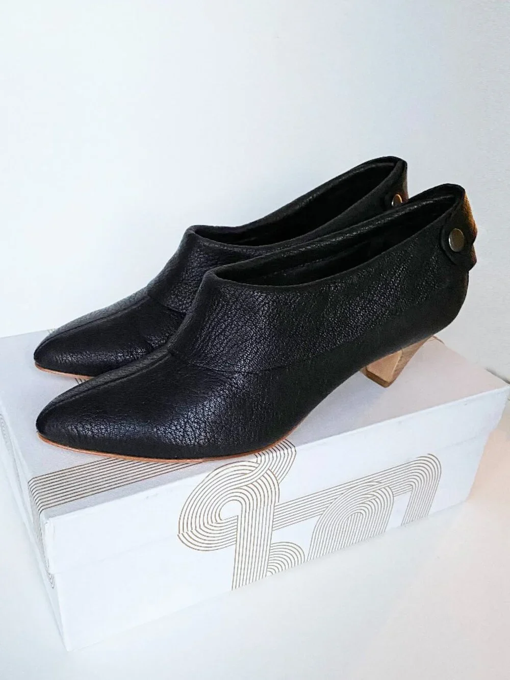 Sigerson Morrison Black Leather Ankle Booties - Size 7.5 - Like New - Never Worn